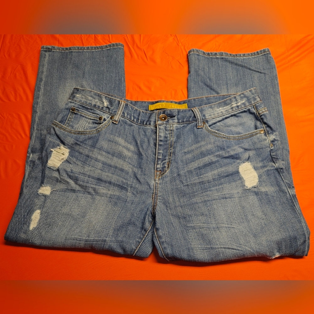 Refuge Denim Cropped Distressed sz13 Like New